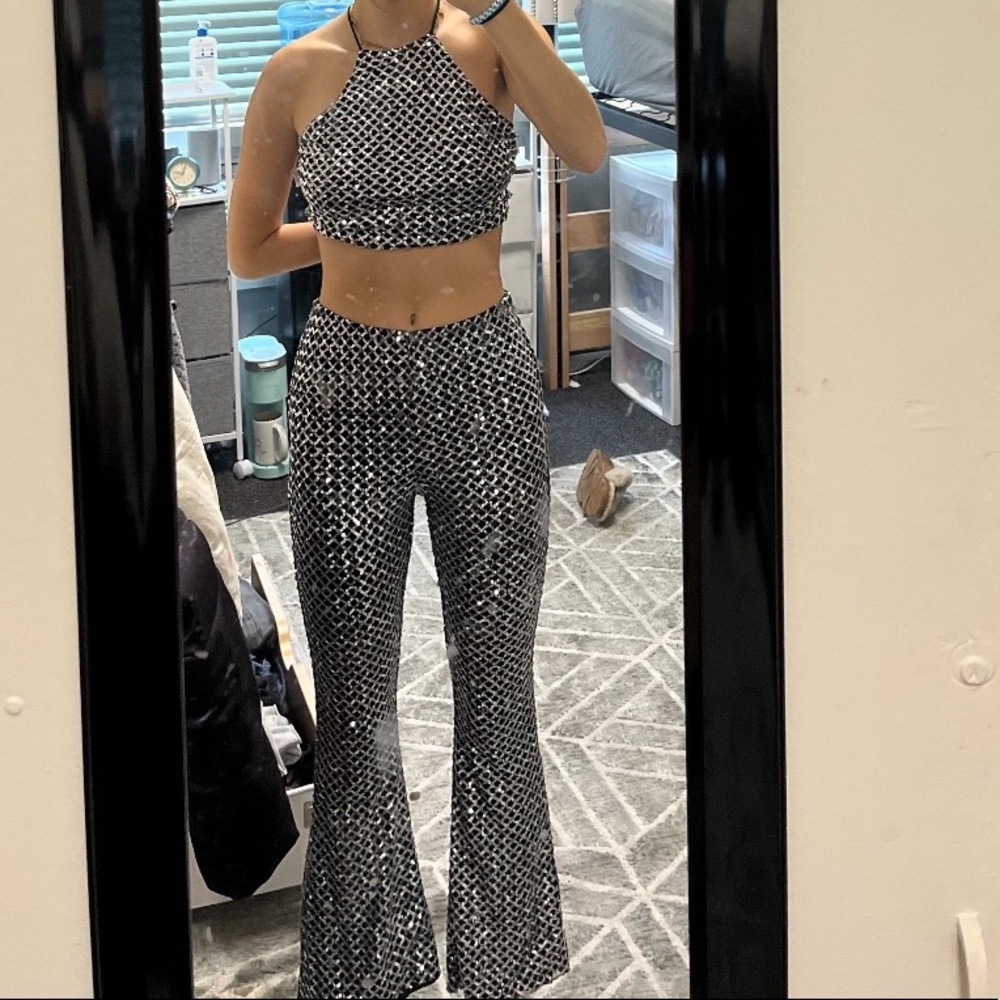 Silver sparkle metallic two piece pants and top!